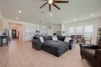4417 Camden Lake Lane, Rosharon, TX 77583 - Photo 9
