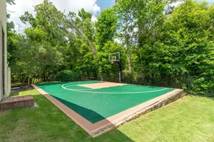 66 Hallbrook Way, The Woodlands, TX 77389 - Photo 9