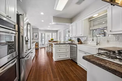 906 Walnut Bend Lane, Houston, TX 77042 - Photo 5