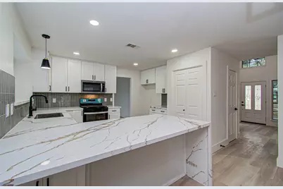 2211 S Mission Circle, Friendswood, TX 77546 - Photo 15