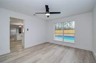 2211 S Mission Cir, Friendswood, TX 77546 - Photo 17