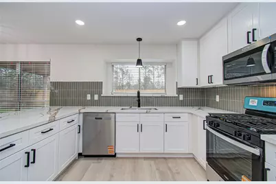 2211 S Mission Circle, Friendswood, TX 77546 - Photo 13