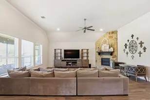 4115 Broadmoor Dr, Mont Belvieu, TX 77523 - Photo 7