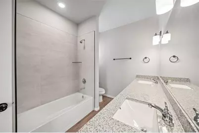 214 W Lewis Street, Conroe, TX 77301 - Photo 17