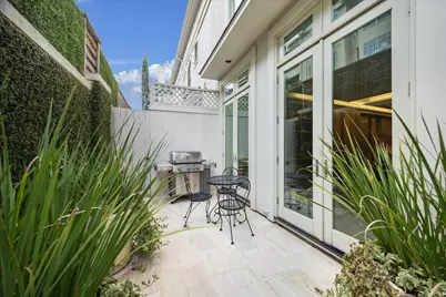 20 Eaton Square, Houston, TX 77027 - Photo 39