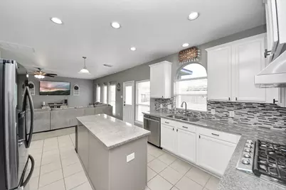2014 Orchard Spring Drive, Pearland, TX 77581 - Photo 7