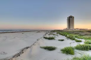 801 E Beach Dr, Galveston, TX 77550 - Photo 29