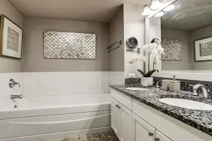801 E Beach Dr, Galveston, TX 77550 - Photo 9