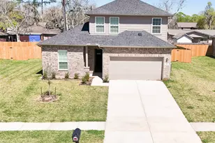 410 Magnolia St, Richwood, TX 77566 - Photo 3