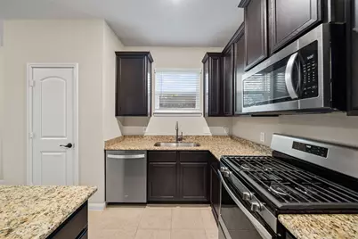 8985 Oval Glass Street, Conroe, TX 77304 - Photo 9