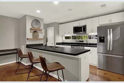 2005 Mason Street, Houston, TX 77006 - Photo 11