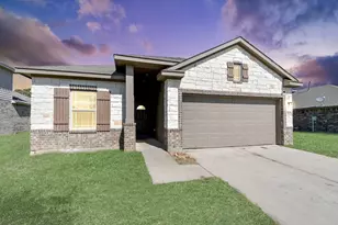 330 Kickapoo Dr, Anahuac, TX 77514 - Photo 1