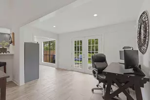 9400 Doliver Dr, Houston, TX 77063 - Photo 11