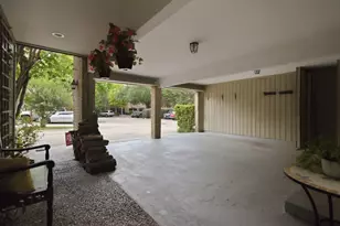 9400 Doliver Dr, Houston, TX 77063 - Photo 27