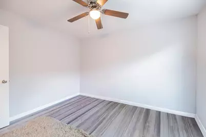 8710 Valley Flag, Houston, TX 77078 - Photo 17