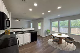 8611 Brisa Royale, San Antonio, TX 78251 - Photo 5