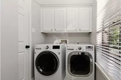 31 N Duskwood Place, The Woodlands, TX 77381 - Photo 11