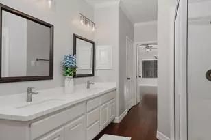 31 N Duskwood Pl, The Woodlands, TX 77381 - Photo 15