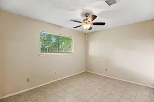 9718 Shady Tree Ln, Houston, TX 77086 - Photo 17