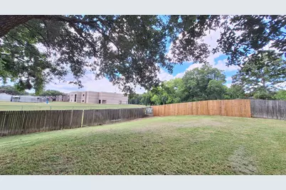 17122 Canterbury Green Court, Sugar Land, TX 77498 - Photo 7