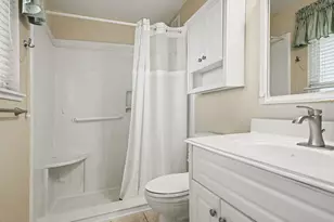 16506 Diana Ln, Houston, TX 77062 - Photo 9