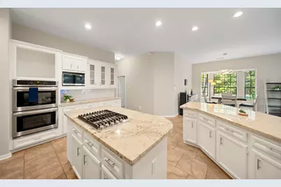 2400 Hollowbrook Lane, Conroe, TX 77384 - Photo 9