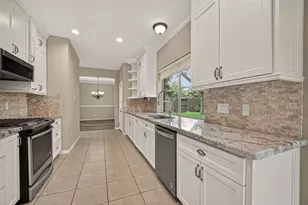 128 Island Breeze Cir, League City, TX 77573 - Photo 13