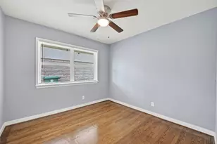 11226 Huggins Dr, Houston, TX 77035 - Photo 19