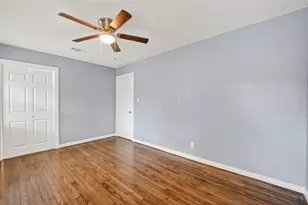 11226 Huggins Dr, Houston, TX 77035 - Photo 25