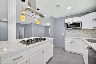 11226 Huggins Dr, Houston, TX 77035 - Photo 13