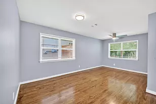 11226 Huggins Dr, Houston, TX 77035 - Photo 15