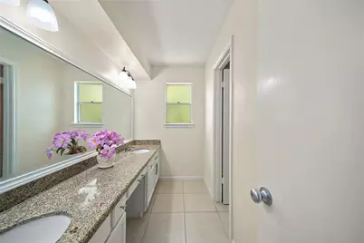 10718 Nobility Drive, Houston, TX 77099 - Photo 15