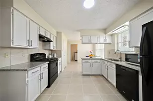 10718 Nobility Dr, Houston, TX 77099 - Photo 9