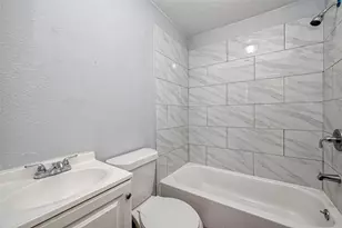 5431 Willow Glen Dr, Houston, TX 77033 - Photo 17