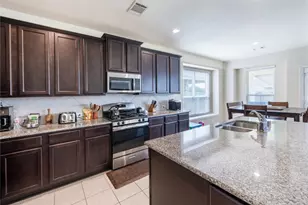 2318 N Red Slate Dr, Rosharon, TX 77583 - Photo 3