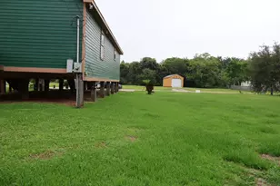 6717 Hawthorne Rd, Hitchcock, TX 77563 - Photo 5