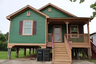 6717 Hawthorne Rd, Hitchcock, TX 77563 - Photo 1
