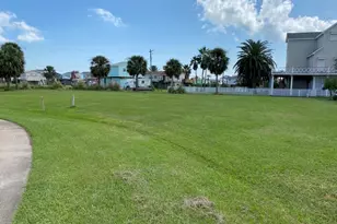 14207 Treasure Ct, Galveston, TX 77554 - Photo 1