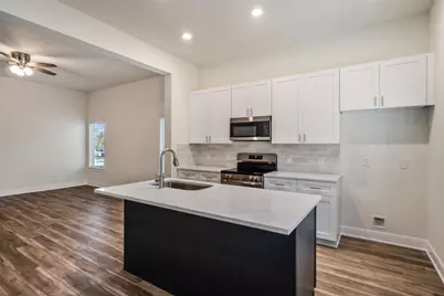 408 W Marlin Street, Willis, TX 77378 - Photo 7