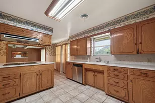 6739 Grovewood Ln, Houston, TX 77008 - Photo 17