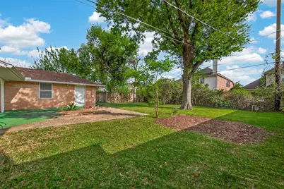 6739 Grovewood Lane, Houston, TX 77008 - Photo 31