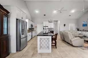 7014 Terrasso Dr, Hitchcock, TX 77563 - Photo 9