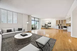 21 Briar Hollow Ln, Houston, TX 77027 - Photo 1