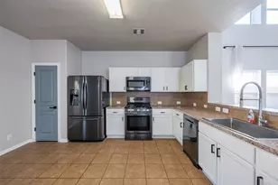 18318 Canary Bluff Ln, Cypress, TX 77433 - Photo 7