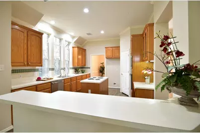 34 Reflection Point Drive E, The Woodlands, TX 77381 - Photo 17