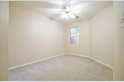 34 Reflection Point Drive E, The Woodlands, TX 77381 - Photo 29