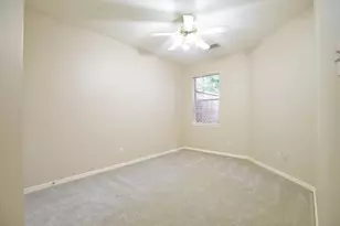 34 Reflection Point Dr E, The Woodlands, TX 77381 - Photo 29