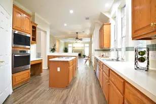 34 Reflection Point Dr E, The Woodlands, TX 77381 - Photo 21
