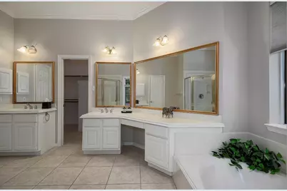 34 Reflection Point Drive E, The Woodlands, TX 77381 - Photo 27