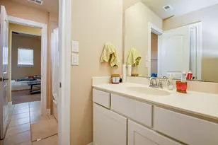 2446 Flowering Brook Ln, Sugar Land, TX 77479 - Photo 9